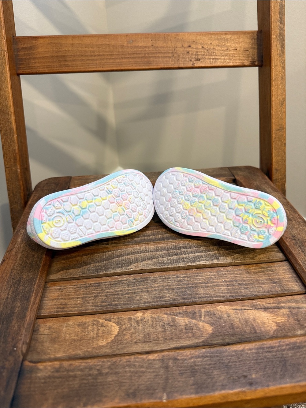 Cat & Jack Pastel Tie-Dye Slip-On Water Shoes - Pink, Blue, Yellow Size 5 New - Picture 7 of 7